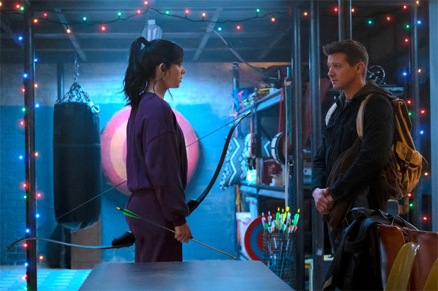 Jeremy Renner and Hailee Steinfeld team up to take on enemies in Christmas-themed Disney+ Hotstar and Marvel series Hawkeye Jeremy Renner and Hailee Steinfeld team up to take on enemies in Christmas-themed Disney+ Hotstar and Marvel series Hawkeye