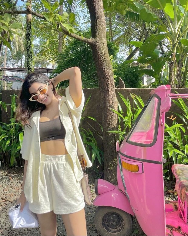 Khushi Kapoor soaks in the sun in yellow overlay and shorts paired with ...