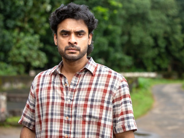 Malayalam star Tovino Thomas’ superhero flick Minnal Murali to premiere on Netflix on December 24, 2021