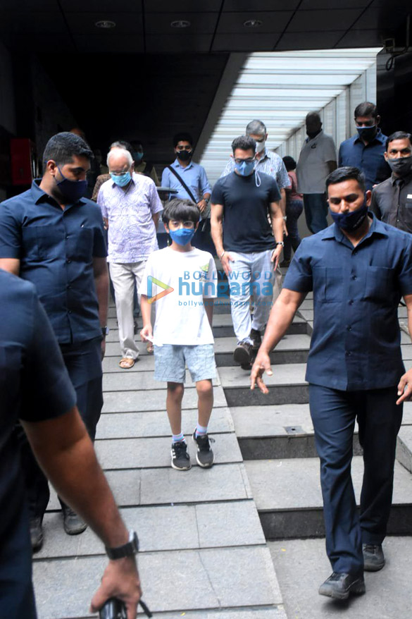 photos aamir khan kiran rao and azad khan spotted in bandra 3