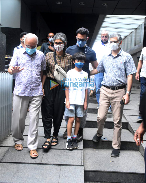 photos aamir khan kiran rao and azad khan spotted in bandra 4