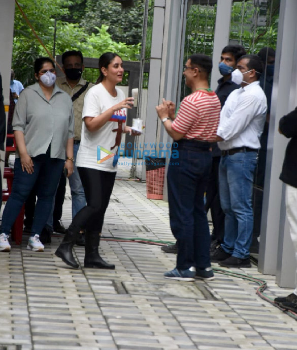 Photos: Aamir Khan and Kareena Kapoor Khan spotted on the sets of Laal Singh Chaddha Photos: Aamir Khan and Kareena Kapoor Khan spotted on the sets of Laal Singh Chaddha