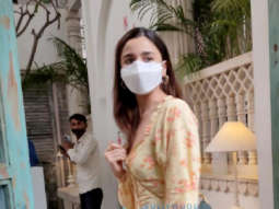 Photos: Alia Bhatt snapped at Bandra