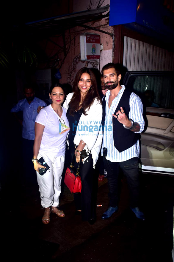 Photos: Bipasha Basu and Karan Singh Grover spotted at Pali Village Cafe in Bandra