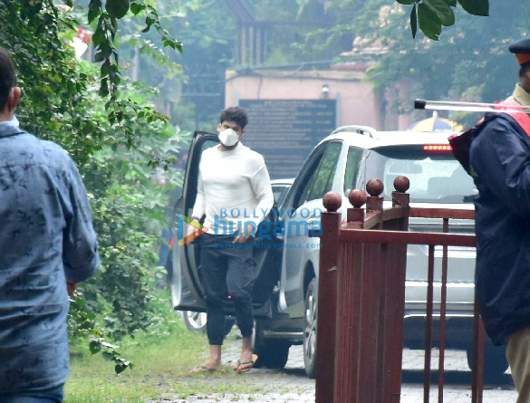 photos celebs attend akshay kumars mother aruna bhatias funeral 5