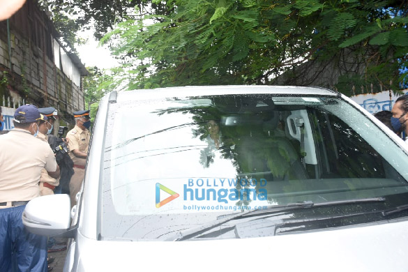 photos celebs attend akshay kumars mother aruna bhatias funeral2 3