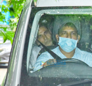 Photos: Celebs attend Akshay Kumar’s mother Aruna Bhatia’s funeral