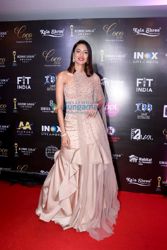 photos celebs snapped attending the iconic gold awards 10