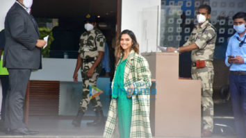Photos: Deepika Padukone snapped at Kalina airport