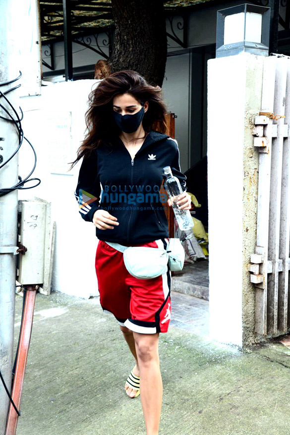 photos disha patani snapped in bandra 2 4