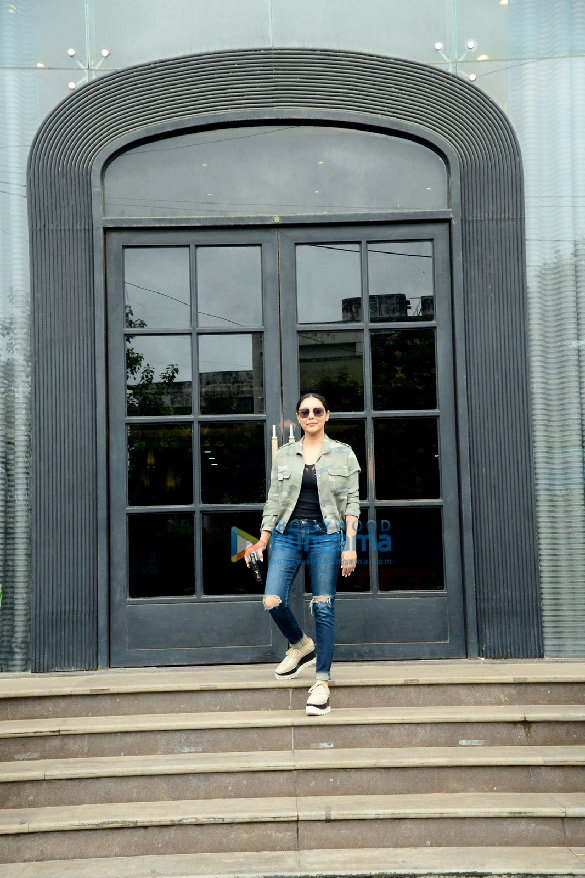 photos gauri khan spotted in juhu 6