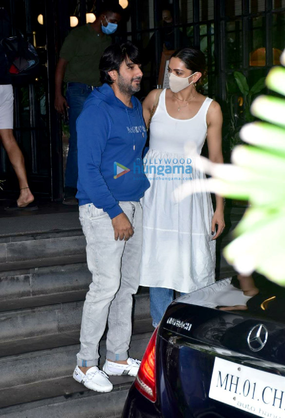 photos hrithik roshan deepika padukone and siddharth anand snapped in juhu 7