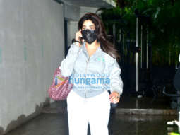 Photos: Janhvi Kapoor spotted at the gym in Pali Hill