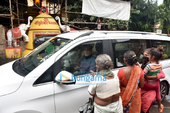 Photos: Jeetendra spotted at the Shani Mandir in Juhu Photos: Jeetendra spotted at the Shani Mandir in Juhu