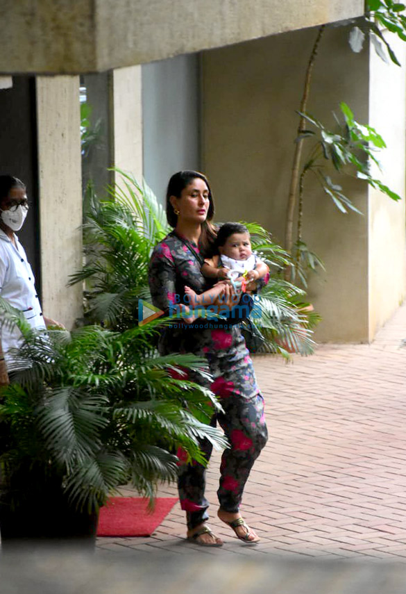 photos kareena kapoor khan ibrahim ali khan and others snapped at soha ali khans house for inaayas birthday 2