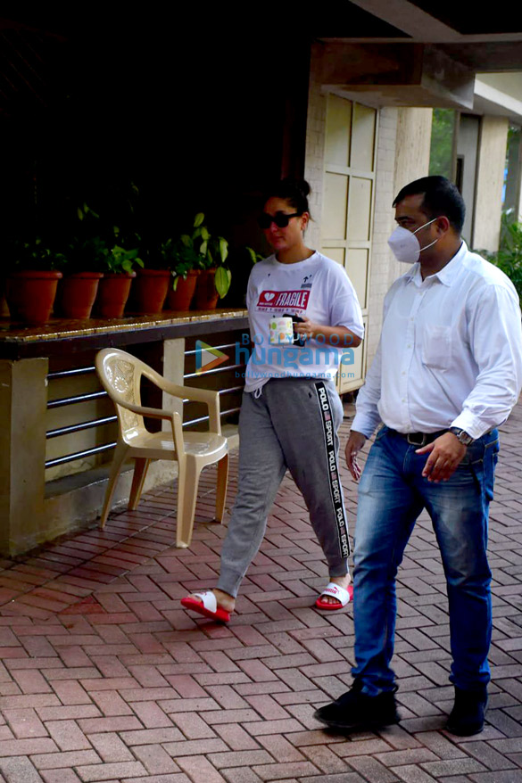 Photos: Kareena Kapoor Khan spotted in Bandra