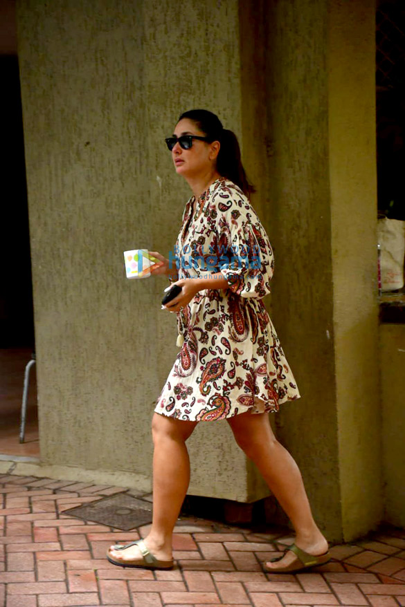 photos kareena kapoor khan spotted in bandra 5 4
