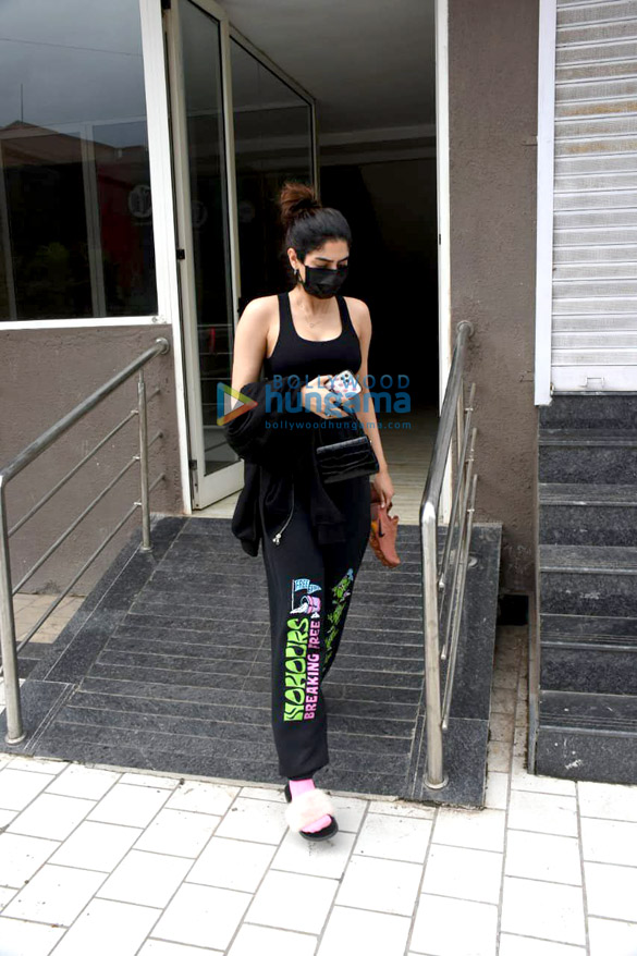 photos khushi kapoor spotted outside a gym in andheri 1