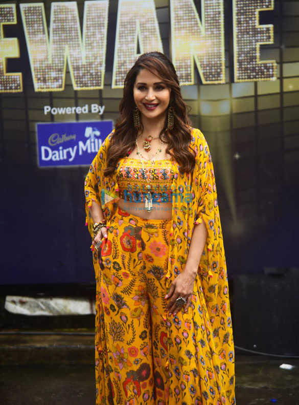 photos madhuri dixit shweta tiwari and bharti singh snapped on the sets of dance deewane 3