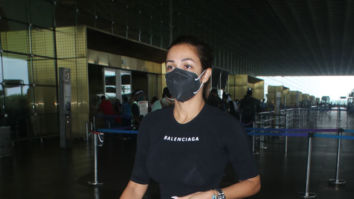 Photos: Malaika Arora, Ishaan Khatter, Mrunal Thakur and others snapped at the airport