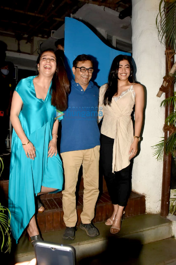 photos mission majnu team celebrate the shoot wrap up at oliver bar in khar 000 4