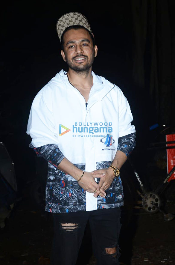 photos neha kakkar and tony kakkar snapped in versova 3