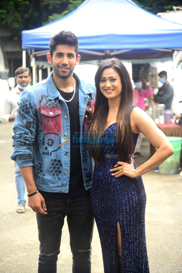 photos nikki tamboli shweta tiwari anushka sen and others snapped for khatron ke khiladi finale at filmcity in goregaon 7