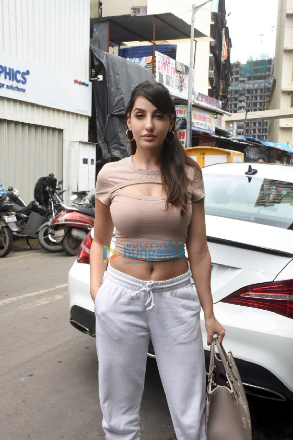 photos nora fatehi snapped at a dance class in andheri 1 2