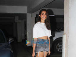 Photos: Pooja Hegde snapped post photoshoot in Bandra