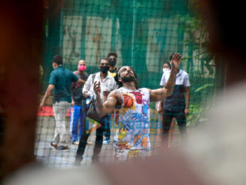 Photos: Ranveer Singh snapped shooting for an Advertisement in Bandra