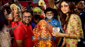 Photos: Shilpa Shetty spotted bringing home an idol of Ganpati for Ganesh Chaturthi