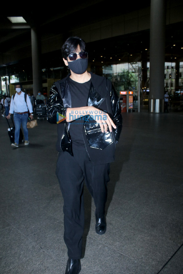 Photos: Siddharth Malhotra, Urvashi Rautela, Amyra Dastur and others spotted at the airport