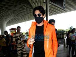 Photos: Sidharth Malhotra, Karishma Tanna, Shraddha Das and Iulia Vantur snapped at the airport