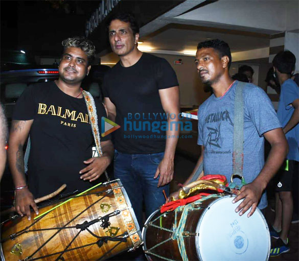 photos sonu sood for ganpati visarjan 2