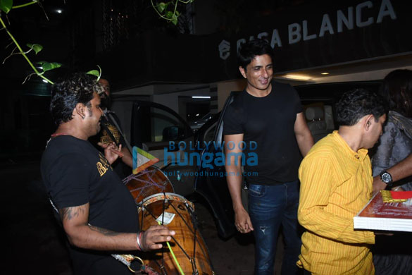 photos sonu sood for ganpati visarjan 3