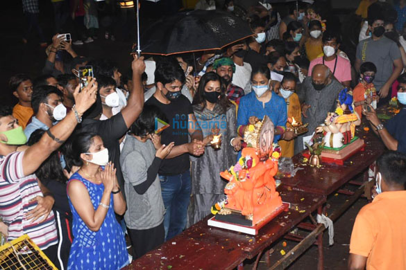 photos sonu sood for ganpati visarjan 5