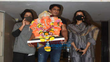 Photos: Sonu Sood for Ganpati Visarjan
