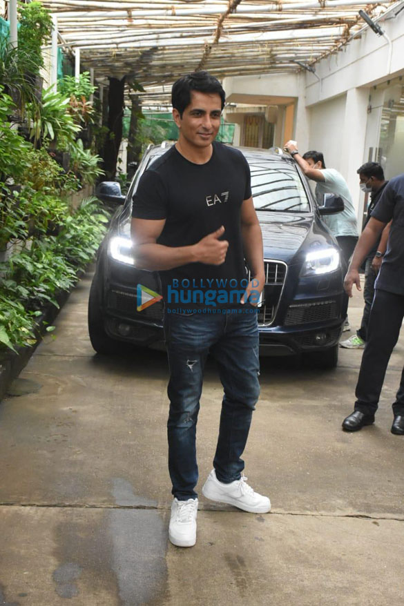 photos sonu sood snapped at dubbing studio in juhu 4