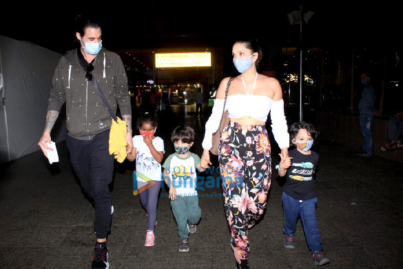 Photos: Sunny Leone and Tamannaah Bhatia snapped at the airport Photos: Sunny Leone and Tamannaah Bhatia snapped at the airport
