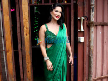 Photos: Sunny Leone spotted at shoot location in Versova