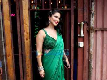Photos: Sunny Leone spotted at shoot location in Versova
