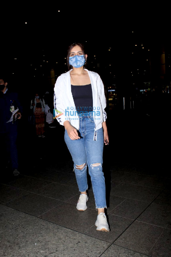 photos tamannaah bhatia bipasha basu karan singh grover and others snapped at the airport 5