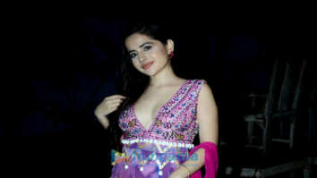 Photos: Urfi Javed snapped after a photoshoot in Versova