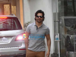 Photos: Varun Dhawan snapped at a gym in Khar