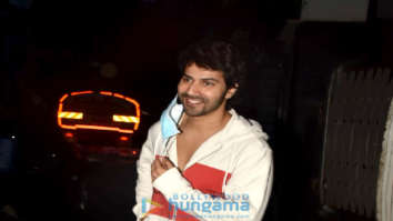 Photos: Varun Dhawan snapped at a gym in Khar