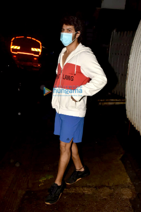 photos varun dhawan snapped at the gym in khar 3