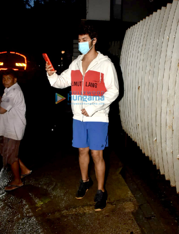 photos varun dhawan snapped at the gym in khar 5
