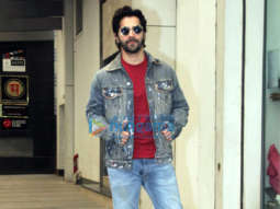 Photos: Varun Dhawan spotted in Khar