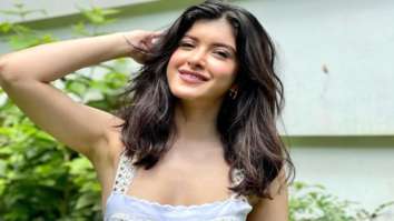 Shanaya Kapoor’s latest picture can brighten dull days; dons a dress worth Rs. 25,000