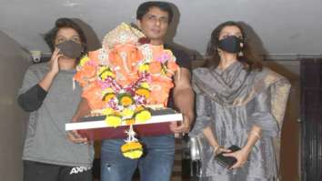 Sonu Sood says good-bye to Ganpati Bappa on visarjan day